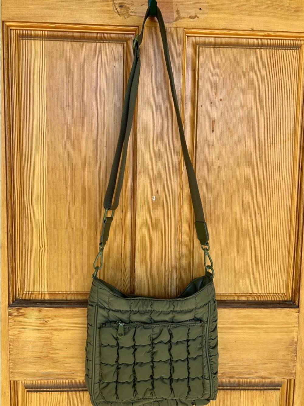 SOLELENE Aura Olive Green Quilted Crossbody Bag